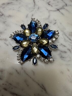 Blue and Crystal Starburst Vintage Brooch / Pin